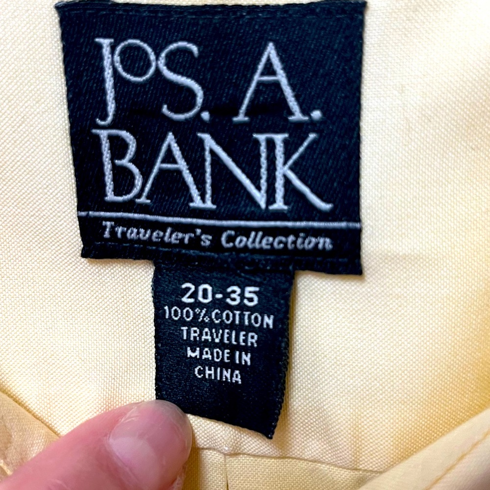 Jos A. Bank Big & Tall Button Dress Shirt
Size 20/35
Yellow